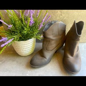 Rocket Dog Brown Western Ankle Boot Size 7 1/2